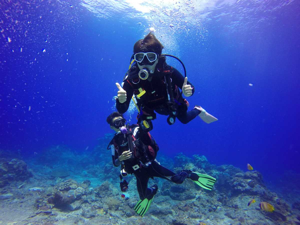 Honeymoon couple underwater diving in Andaman couple package